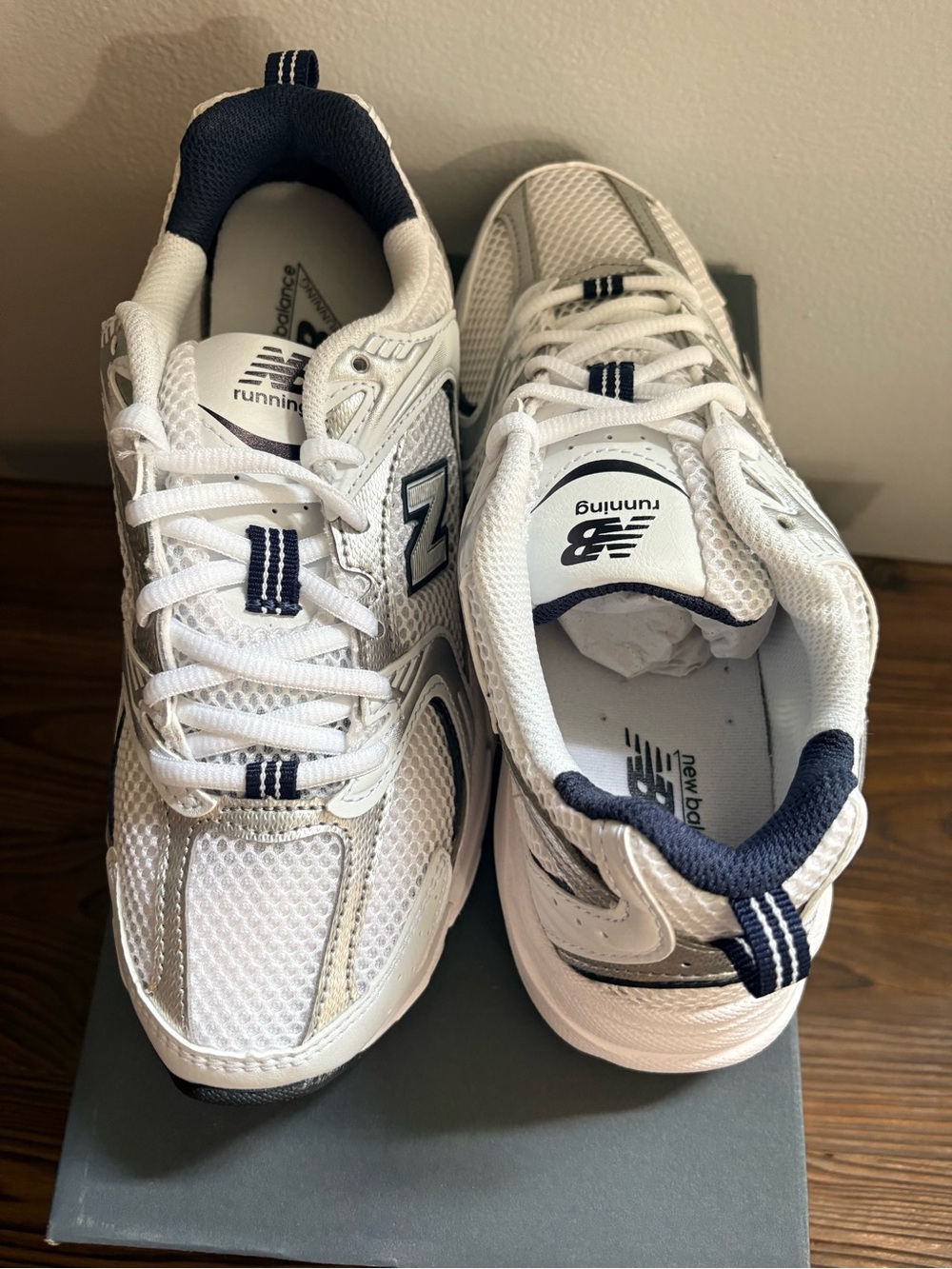 Women’s New Balance 530 shoes | white blue | size: 6.5 - Picture 2 of 7